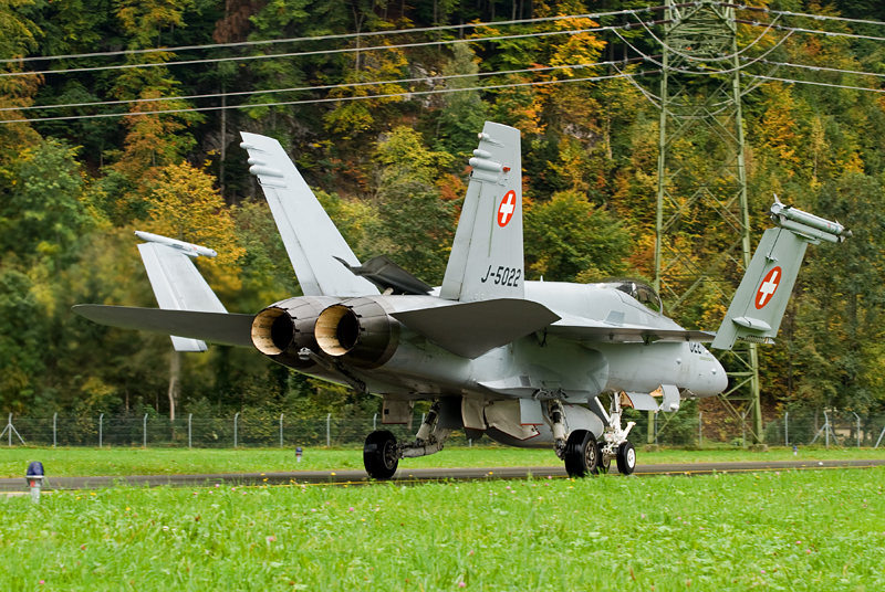 86_Meiringen_FA-18C Hornet.jpg